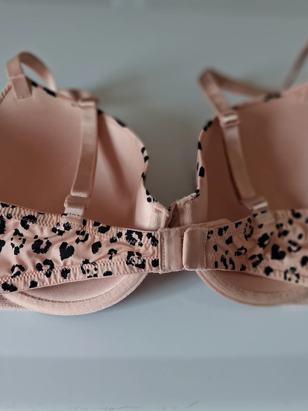 Victoria's Secret Peach Pink Leopard print Molded lined demi T-Shirt Bra 36C